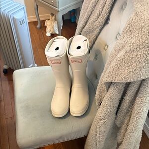 New hunter original short rain boots. no box. Size 9 color is cast